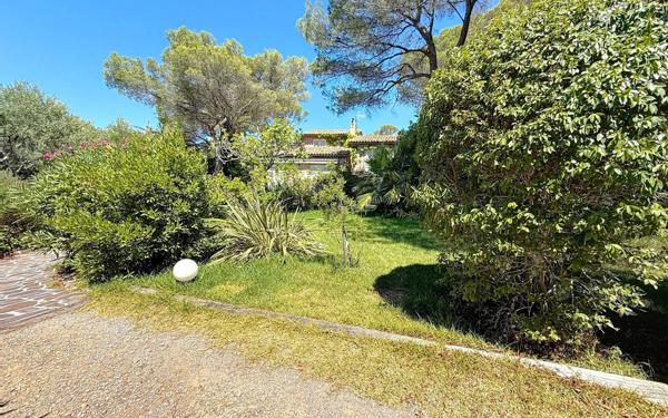 Maison à vendre    7 pièces • 177 m2 Saint-Raphaël