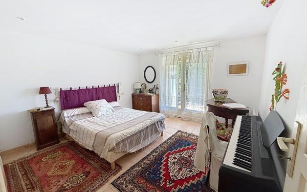 Maison à vendre    7 pièces • 177 m2 Saint-Raphaël