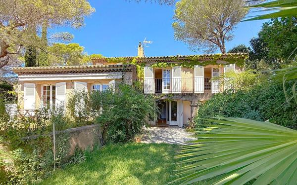 Maison à vendre    7 pièces • 177 m2 Saint-Raphaël