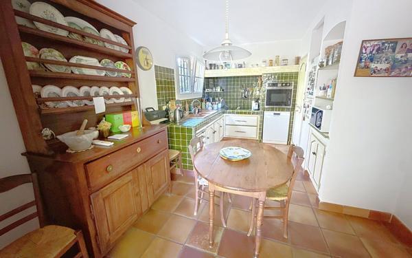 Maison à vendre    7 pièces • 177 m2 Saint-Raphaël