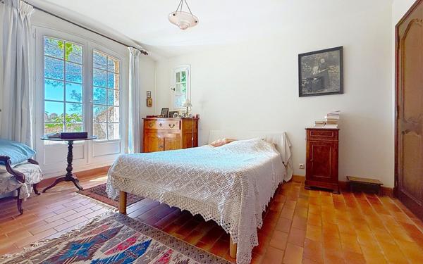 Maison à vendre    7 pièces • 177 m2 Saint-Raphaël