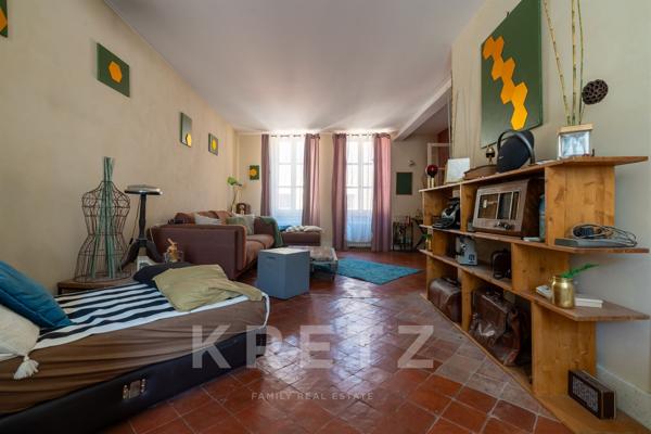 Immeuble de rapport d’exception en cœur historique de Carcassonne – 500+ m² déployés pour un rendeme