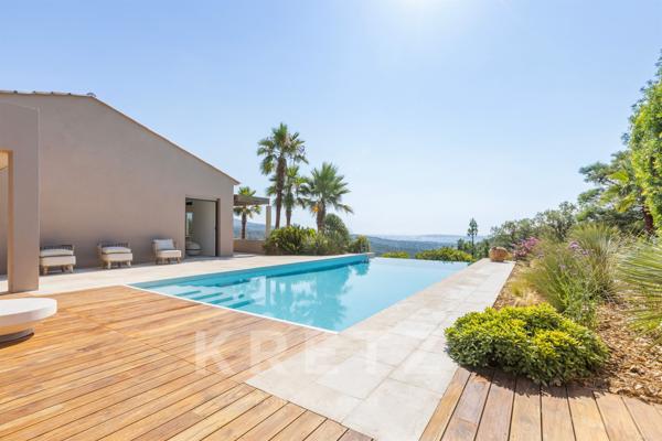 Grimaud - Villa entièrement rénovée avec vue mer.