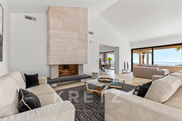 Grimaud - Villa entièrement rénovée avec vue mer.