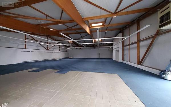 Location - Immeuble Carhaix-Plouguer 29270 500 m 2 1000 m 2