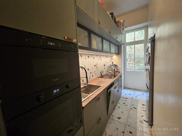Poitiers PLATEAU, appartement de type 3, avec parking, cave et cour privative.