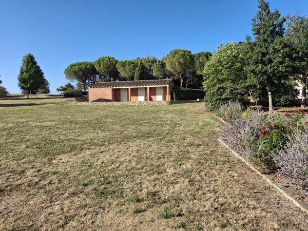 20 min de l'aéroport Salvaza de Carcassonne et 55 min de Toulouse Domaine d’Exception à Vendre Fanjeaux (11270)