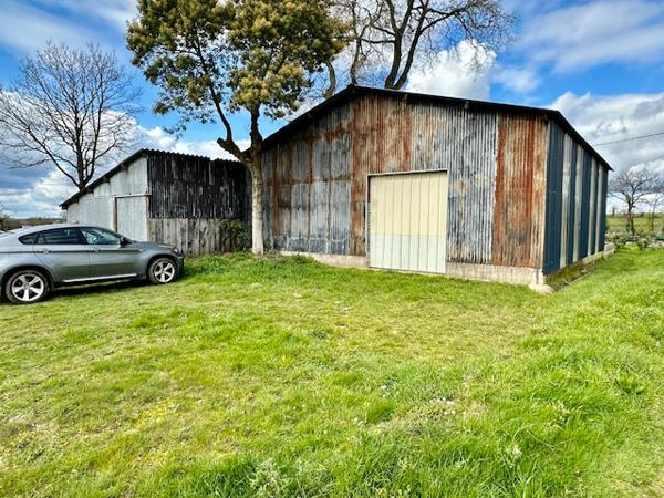 Terrain  + 2 Hangars 813 m2