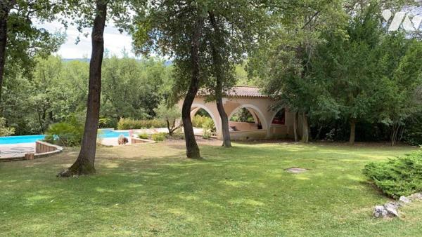 VILLA T6 AVEC GARAGE ABRI VOITURES PISCINE SAINT-MAXIMIN