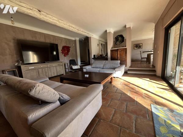 VILLA T6 AVEC GARAGE ABRI VOITURES PISCINE SAINT-MAXIMIN