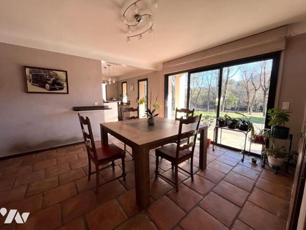 VILLA T6 AVEC GARAGE ABRI VOITURES PISCINE SAINT-MAXIMIN