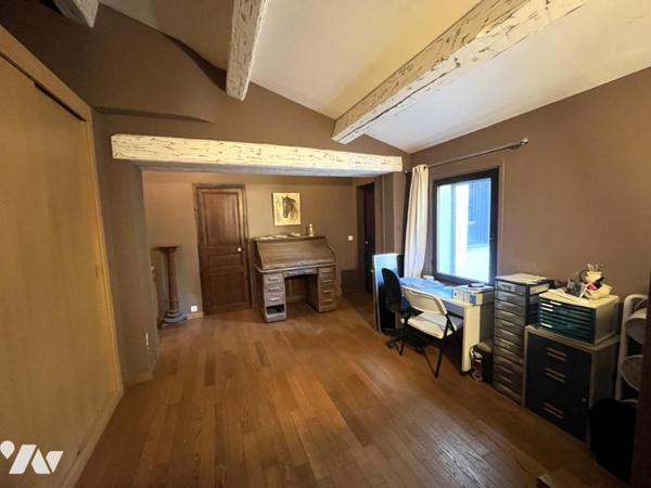 VILLA T6 AVEC GARAGE ABRI VOITURES PISCINE SAINT-MAXIMIN