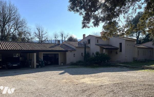 VILLA T6 AVEC GARAGE ABRI VOITURES PISCINE SAINT-MAXIMIN