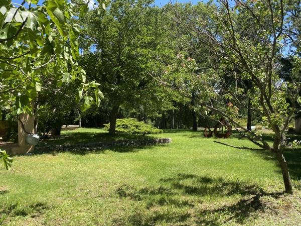 VILLA T6 AVEC GARAGE ABRI VOITURES PISCINE SAINT-MAXIMIN