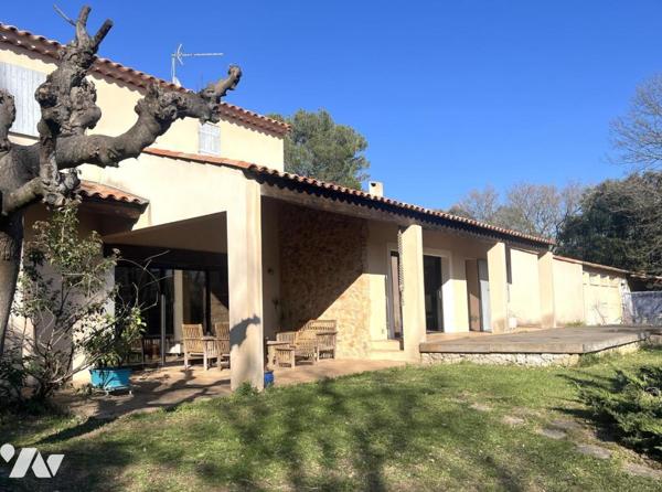 VILLA T6 AVEC GARAGE ABRI VOITURES PISCINE SAINT-MAXIMIN