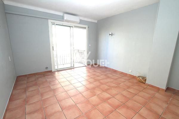 Studio vide à louer à l'année