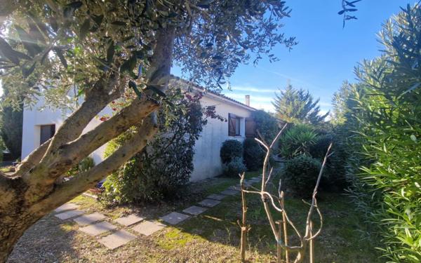 Maison à vendre    4 pièces •  Mèze