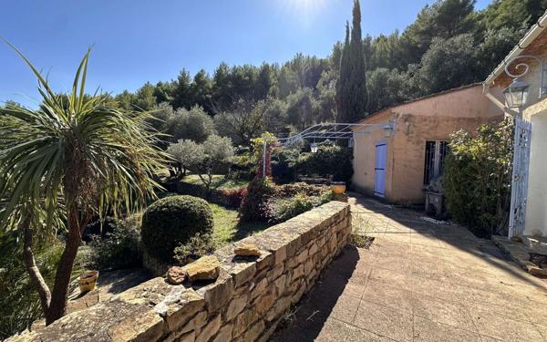 Maison à vendre    5 pièces •  Le Beausset