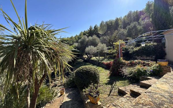 Maison à vendre    5 pièces •  Le Beausset