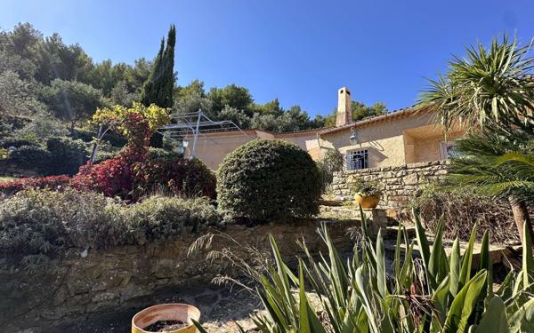Maison à vendre    5 pièces •  Le Beausset