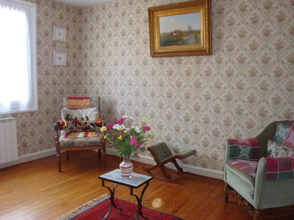Maison, séchoir et jardin à pied des commodités