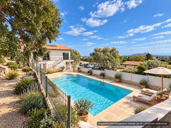 Aux portes de Toulon Est , un cadre naturel privilégié et deux espaces de vies aux multiples possibilités.

Situé entre la Garde et La Farlède, à proximité des commodités, cette propriété de construction traditionnelle développe 200 M² habitables implantée sur un terrain boisé de 13680 M² .

En position dominante, elle offre un environnement verdoyant, une exposition plein sud et une piscine de 12 x 6 M, pour profiter pleinement des extérieurs.

Cette  construction traditionnelle de 200 M² offre deux espaces de vie distincts repartis sur deux niveaux: 

Au rez-de-chaussée:   un espace de  78 M² comprend une  cuisine aménagée, 3 chambres actuelles ou 2 chambres et séjour accédant sur une vaste terrasse agrémentée d'un abri propice aux repas et aux  moments de convivialité,  grande salle d'eau ainsi qu'un wc indépendant.
Un grand garage et un local technique de 37 M² complètent ce niveau.

Au 1er étage: Un second espace  122 M² accueille  un vaste  salon baigné de lumière naturelle ouvrant   sur une  magnifique terrasse qui surplombe le coin piscine dédié à la détente. La  cuisine  aménagée de 27 M² avec son espace repas se prolonge par une arrière cuisine fonctionnelle.  Deux chambres de 13 M²chacune, une salle de bains, wc indépendant ainsi qu'une véranda isolée et chauffée complètent cet étage.

Un extérieur généreux, entre intimité et nature. La propriété bénéficie d'un vaste terrain de 13 680 M², dans un environnement naturel préservé d'une urbanisation dense. La piscine de 12 x 6 m, les terrasses et les espaces extérieurs invitent à profiter de cet écrin de nature en toute saison.

Une modernisation permettra de personnaliser les espaces et de révéler tout le potentiel de cette propriété. 

Pour vous aider à vous projeter, des suggestions d'aménagement intérieur et extérieur réalisées par  intelligence artificielle, illustrent les différentes possibilités de décoration et d'aménagement, sans modification de structure.

LES ATOUTS QUI FONT LA DIFFERENCE: 

- Propriété en position dominante
- Un environnement naturel privilégié, préservé d'une urbanisation dense
- A l'abri des regards pour une tranquillité absolue
- Cadre de vie au cœur de la nature aux portes de Toulon
- Exposition  plein sud, baignée de lumière naturelle
- Vaste espace de stationnement pouvant accueillir une dizaine de véhicule environ
- Climatisation réversible dans toutes les pièces
- Double vitrage et Volets roulants à l'étage
- Double vitrage et volets au rdc
- Cumulus solaire de 500 L
- Excellente performance énergétique : DPE classé "B"
- Combles accessibles offrant une importante capacité de stockage
- Ressources en eau sur la propriété: forage et puits
- Une partie du terrain en zone agricole environ 5000 M² permet toute activité en lien avec l'agriculture.

Une opportunité à découvrir pour celles et ceux qui recherchent un cadre de vie spacieux, au calme et surtout à proximité de TOULON.

N'hésitez pas à me contacte plus d'informations.