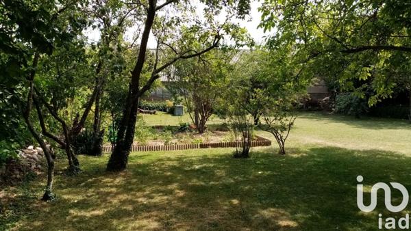 Maison de village 6 pièces de 222 m² à Écrosnes (28320)