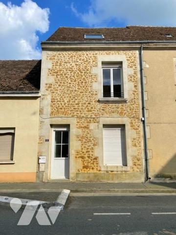 EXCLUSIVITÉ : Maison de bourg divisée en 2 logements distincts de COURGAINS