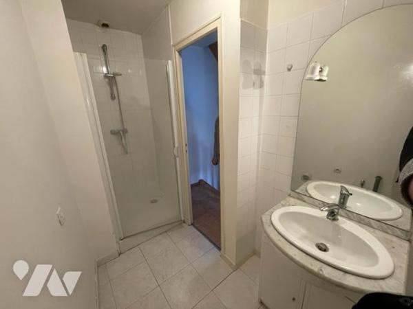 EXCLUSIVITÉ : Maison de bourg divisée en 2 logements distincts de COURGAINS