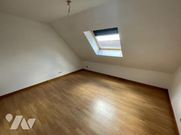 EXCLUSIVITÉ : Maison de bourg divisée en 2 logements distincts de COURGAINS