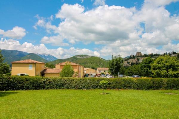 Vente / Maison de plain-pied à Montbrun-les-Bains (26570)