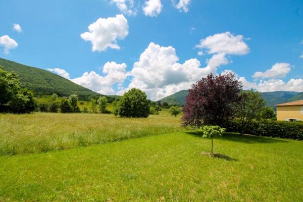 Vente / Maison de plain-pied à Montbrun-les-Bains (26570)