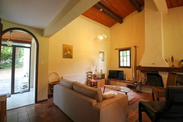 Vente / Maison de plain-pied à Montbrun-les-Bains (26570)
