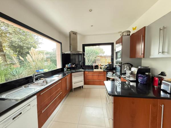 Maison 190 m2 avec annexe et 2370 m2 de terrain