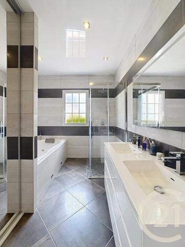 Maison à vendre  8 pièces - 209 m 2   ST FARGEAU PONTHIERRY  - 77