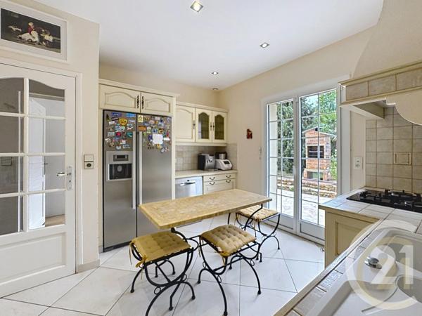 Maison à vendre  8 pièces - 209 m 2   ST FARGEAU PONTHIERRY  - 77