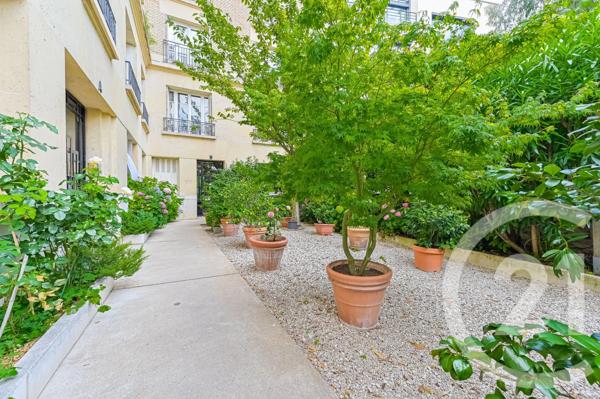 Appartement F2 à vendre  2 pièces - 45,88 m 2   PARIS  - 75016