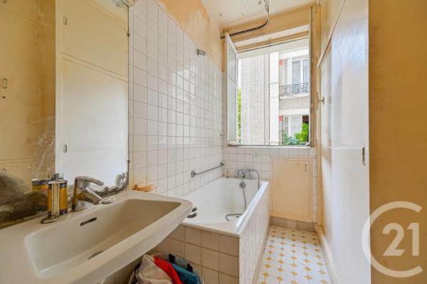 Appartement F2 à vendre  2 pièces - 45,88 m 2   PARIS  - 75016