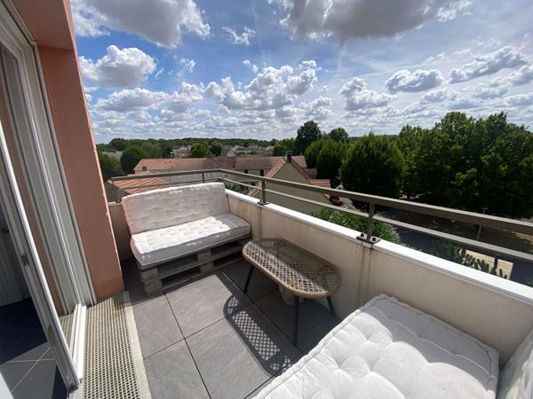 Appartement Combs La Ville 2 pièce(s) 47 m2
