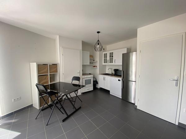 Appartement Combs La Ville 2 pièce(s) 47 m2