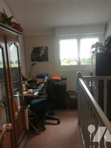 10 minutes de la mer, 5 minutes des commerces, maison de 4 chambres avec plus de 100 m2 de garage.