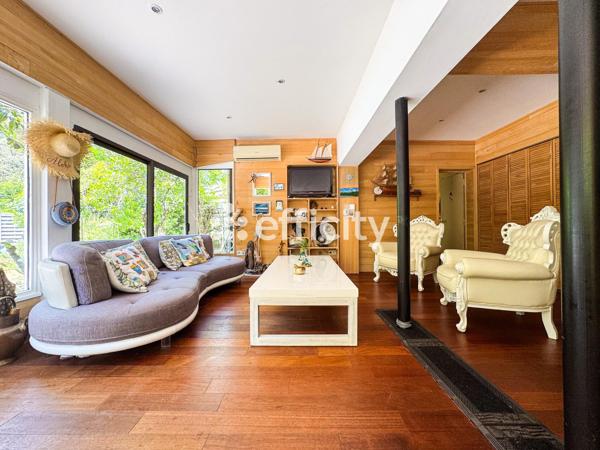 Maison 9 pièces - 182 m² Exclusivité efficity