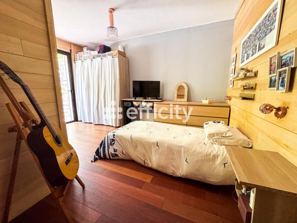 Maison 9 pièces - 182 m² Exclusivité efficity