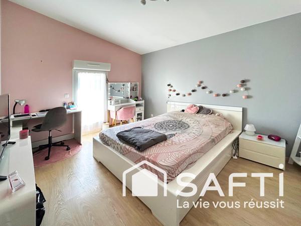 Maison de 223m² - 8 pièces - Piscine - Garage