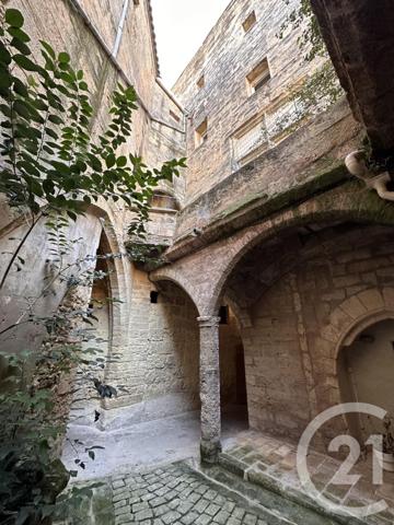 Appartement T7 à vendre  7 pièces - 235 m2 POUSSAN - 34