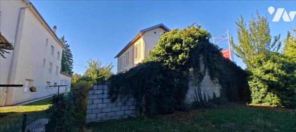 Besançon, secteur Trépillot, zone artisanale, maison de 129 m² sur 895 m²