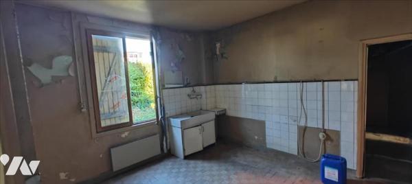 Besançon, secteur Trépillot, zone artisanale, maison de 129 m² sur 895 m²