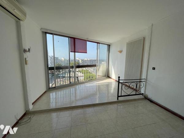 CARNON-PORT appartement T2 au dernier étage