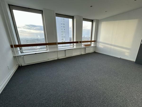 BUREAUX à LOUER de 142 m²