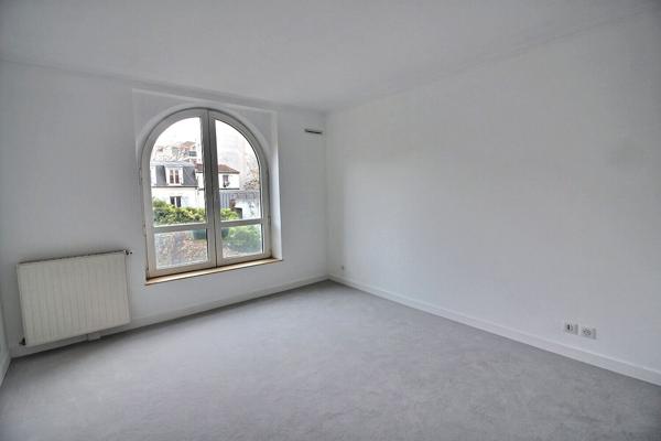 Carnot-Gambetta : Superbe 5 pièces rénové avec double séjour + cave + 2 places de parking